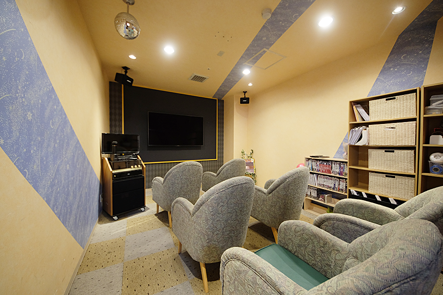 カラオケ・シアタールーム